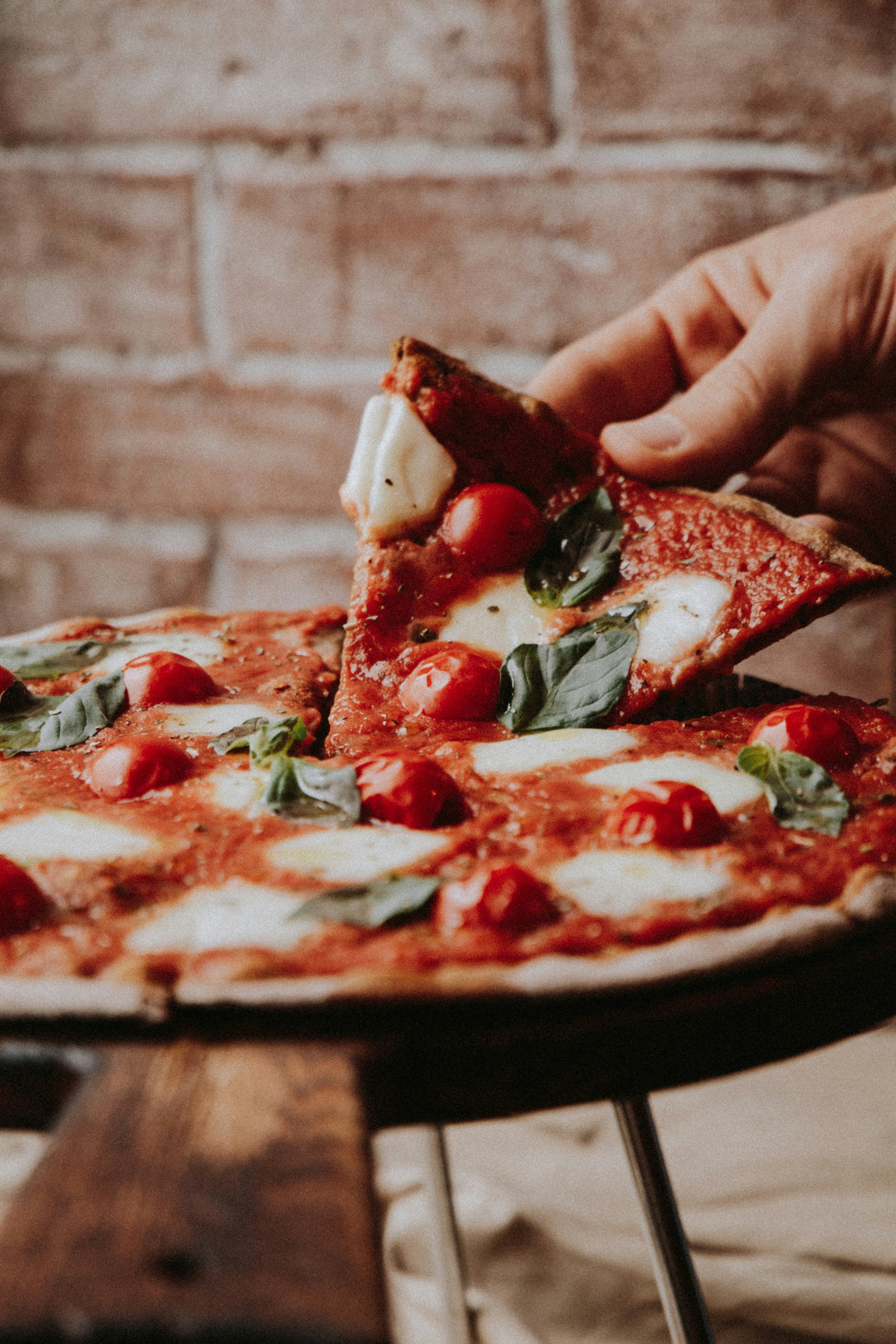 /images/pizza/klara-kulikova-jvWZYnxBDlQ-unsplash.jpg